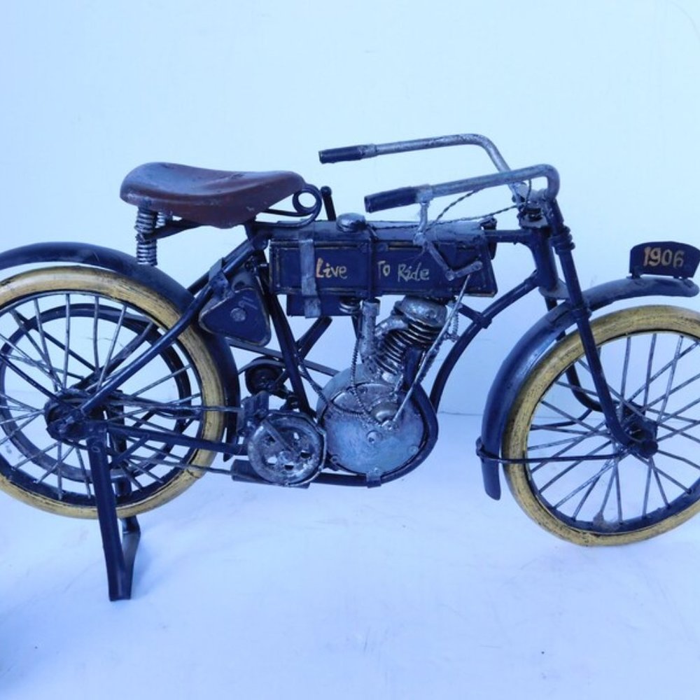 1906 Harley the Silent Gray Fellow Antique Motorcycle rare Motorcycle figurines
